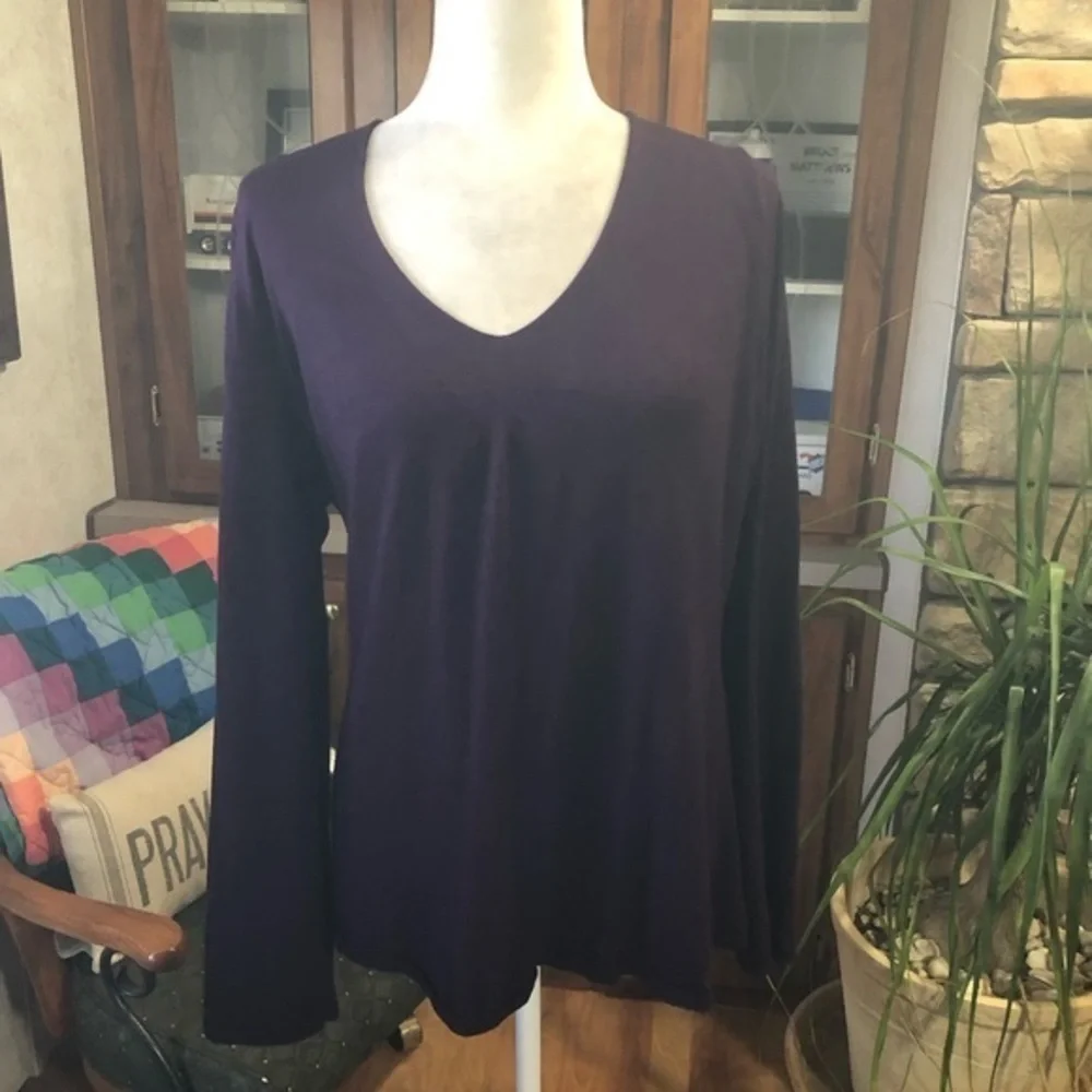 TALBOTS SIZE XLARGE PURPLE V/NECK LONG SLEEVE SWEATER